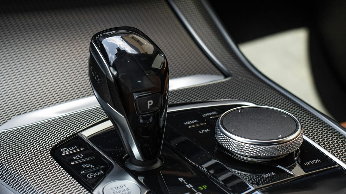 Is It Better to Learn Manual or Automatic Driving? The Ultimate Guide - Thumbnail